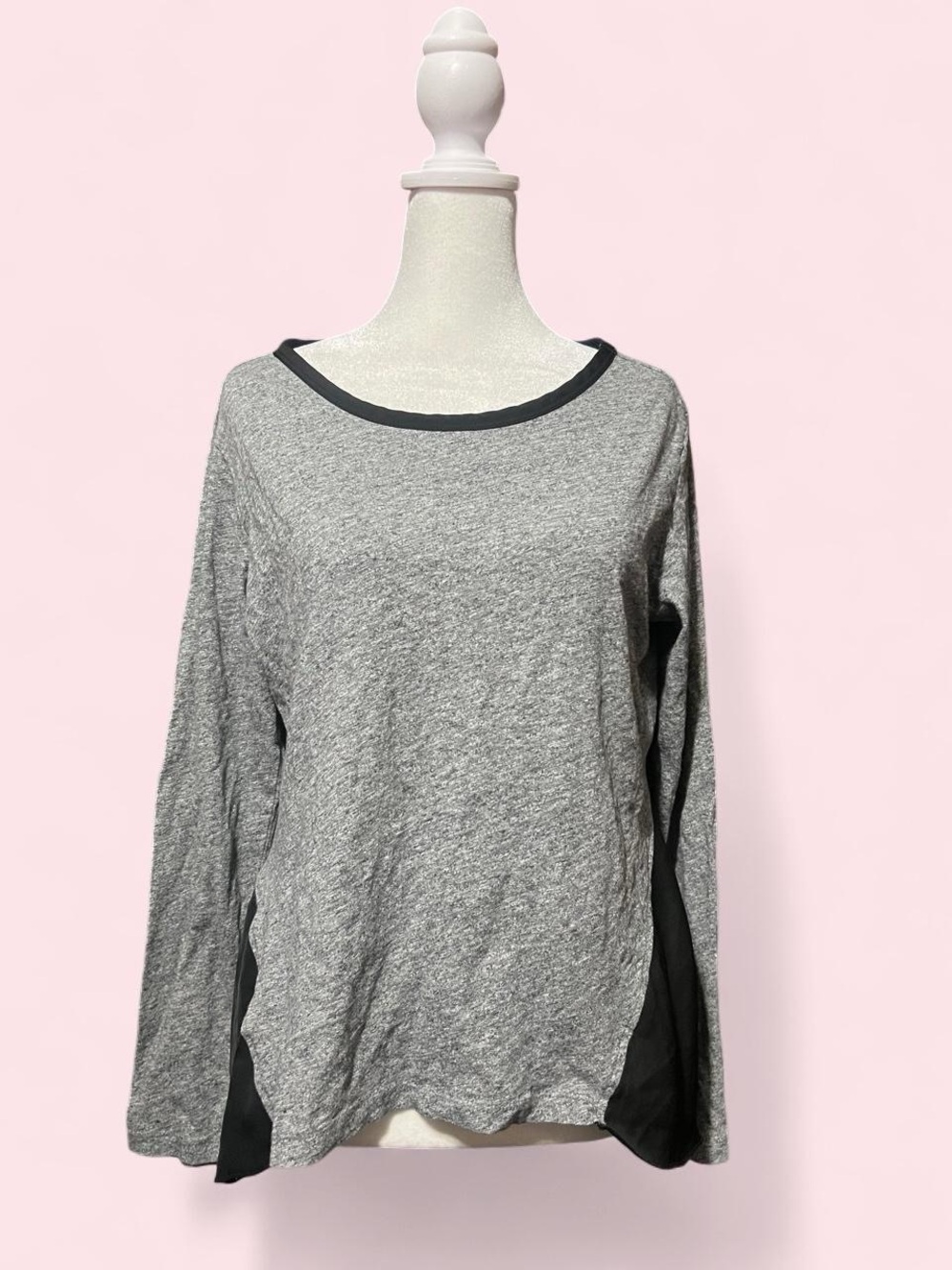 Large Converse Women's Gray Long-Sleeve Contrast Trim Top
